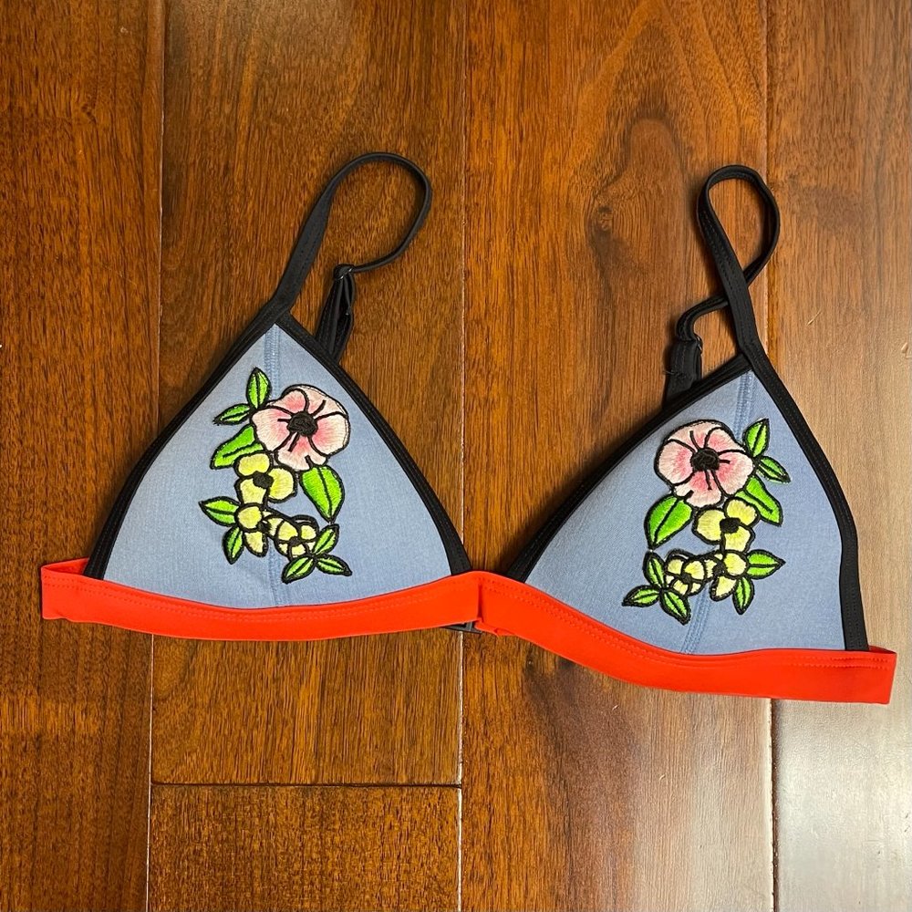 Triangl Embroidered Floral Neoprene Swim Bikini Top Size Small
